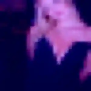 Bernadette, 35 ans, connectée à Saint-Martin-de-la-Porte pour une rencontre coquine
