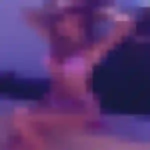 Découvre Zineb, 29 ans à Saint-Martin-Longueau gratuitement