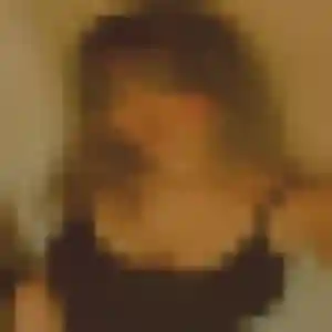 Laura (23 ans) à Saint-Médard-de-Guizières cherche une rencontre rapidement