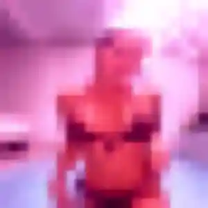 Sarah, 34 ans, en ligne à Saint-Ouen-en-Belin pour un plan cul