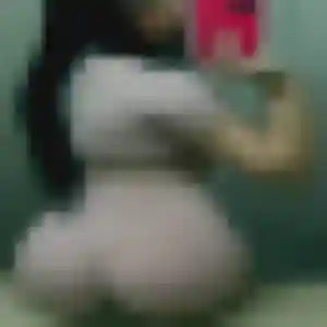 Pénélope, 36 ans, connectée à Saint-Papoul pour une rencontre coquine
