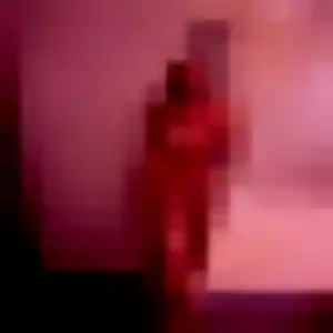 Amira (23 ans) à Saint-Paulet-de-Caisson attend une rencontre ce soir
