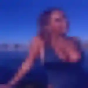 Karima, 38 ans, connectée à Saint-Pierre-de-Trivisy pour une rencontre coquine