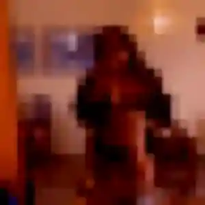Photo exclusive de Toyin, 27 ans à Saint-Sauflieu - rencontre sans lendemain
