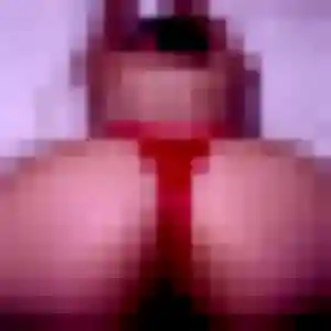 Yasmine, 34 ans, en ligne à Saint-Vincent-en-Bresse pour une rencontre coquine