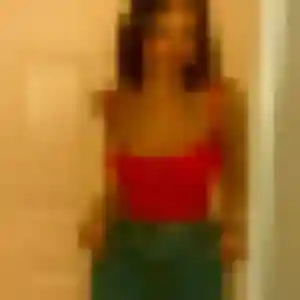 Samira, 22 ans, en ligne à Sainte-Foy-d'Aigrefeuille pour un plan cul