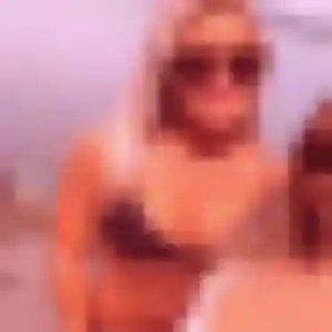 Wivine, 36 ans, connectée à Sainte-Foy-la-Grande pour une rencontre coquine