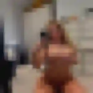 Amira, femme de 26 ans propose plan cul à Salvagnac