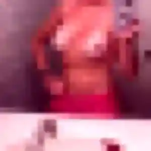 Favour (25 ans) à Souvigny propose un plan cul ce soir