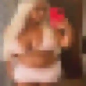 Découvre Yemisi, 22 ans à Thérouldeville en privé