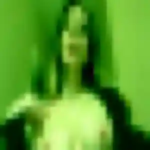 Photo de Kelly à Tilly-sur-Seulles (22 ans) - plan cul gratuit