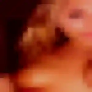 Charmante Farida, 31 ans à Tressan - découvrir son profil