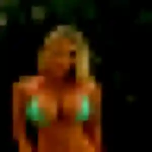 Divine (40 ans) à Vaudelnay attend une rencontre ce soir