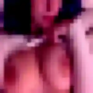 Léonie, fille de 28 ans propose plan cul à Vayres