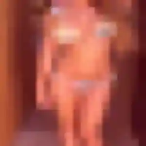 Photo exclusive de Mercy, 35 ans à Vieux-Moulin - plan discret