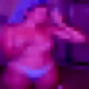 Adeline, 40 ans, connectée à Vimont pour une rencontre coquine